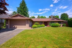 19437 119b Avenue Pitt Meadows, BC V3Y 1J9