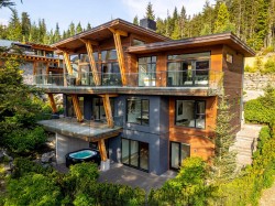 2909 Kadenwood Drive Whistler, BC V8E 0L6