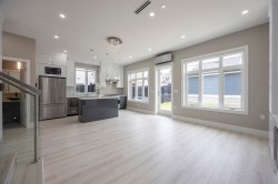 2-5808 Lanark Street  Vancouver, BC V5P 2Y4