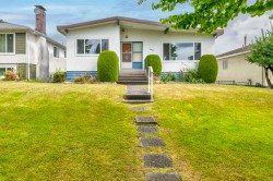 3053 16th Avenue E Vancouver, BC V5M 2M4