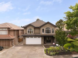 3350 Thor Court  Coquitlam, BC V3E 3A7
