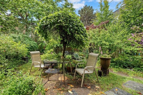 2012 York Avenue, Vancouver, BC 