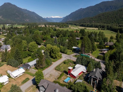 7596 Taylor Road, Pemberton, BC 