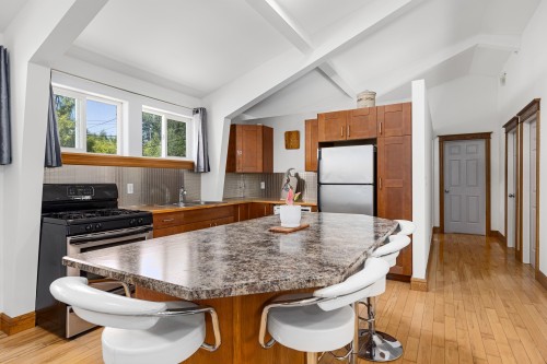 7596 Taylor Road, Pemberton, BC 