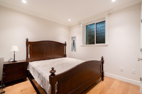 920 3Rd Street, West Vancouver, BC 