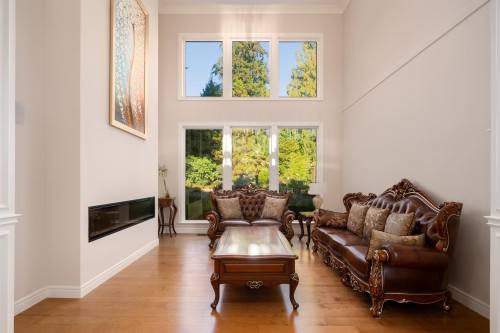 920 3Rd Street, West Vancouver, BC 