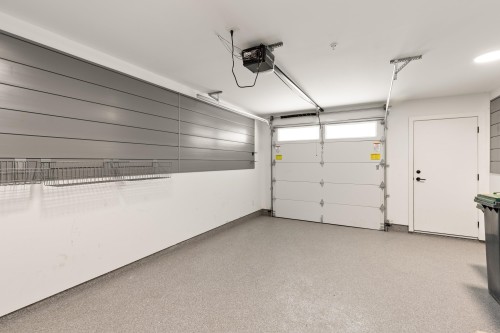 38001 Helm Way, Squamish, BC 