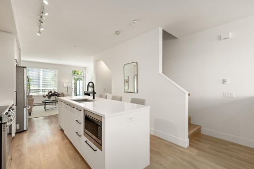 38001 Helm Way, Squamish, BC 