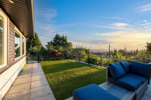 3812 Dalkeith Drive, North Vancouver, BC 