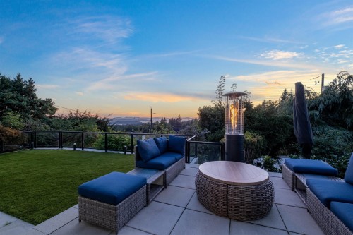 3812 Dalkeith Drive, North Vancouver, BC 