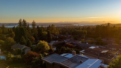 3812 Dalkeith Drive, North Vancouver, BC 