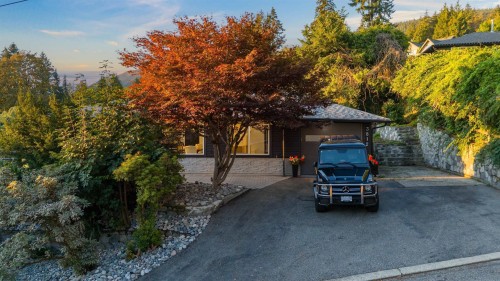 3812 Dalkeith Drive, North Vancouver, BC 