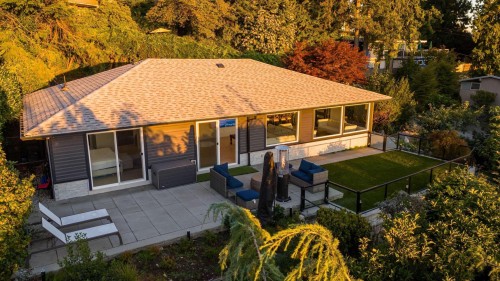3812 Dalkeith Drive, North Vancouver, BC 