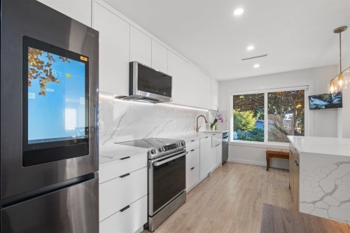 3812 Dalkeith Drive, North Vancouver, BC 