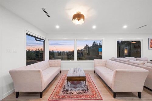 3812 Dalkeith Drive, North Vancouver, BC 