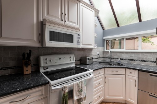 7-2485 Cornwall Avenue, Vancouver, BC 
