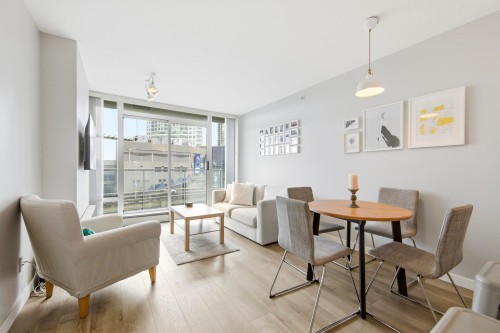 903-688 Abbott Street  Vancouver, BC V6B 0B9