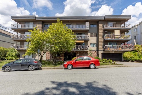 205-330 2Nd Street W, North Vancouver, BC 