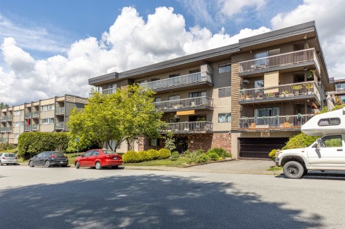 205-330 2Nd Street W, North Vancouver, BC 