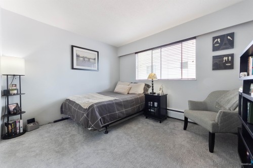 205-330 2Nd Street W, North Vancouver, BC 