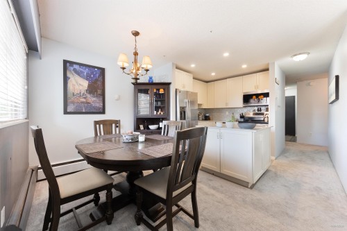 205-330 2Nd Street W, North Vancouver, BC 