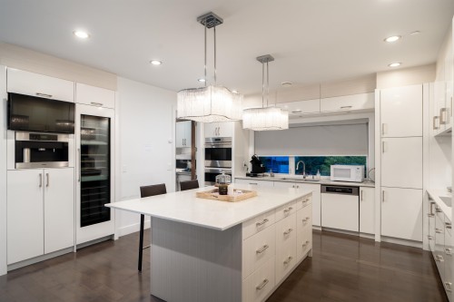 985 Eyremount Drive, West Vancouver, BC 