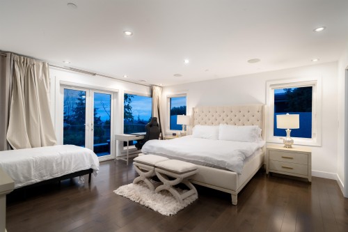 985 Eyremount Drive, West Vancouver, BC 