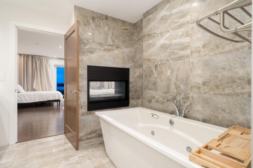 985 Eyremount Drive, West Vancouver, BC 