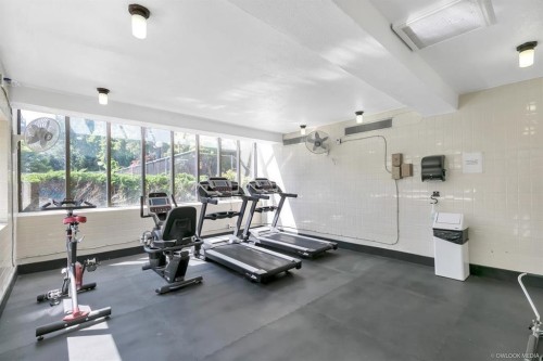 254-7293 Moffatt Road, Richmond, BC - Indoor Photo Showing Gym Room