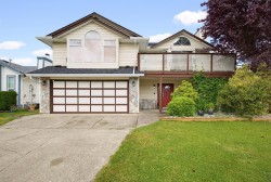 18862 Charnley Court Pitt Meadows, BC V3Y 2K7