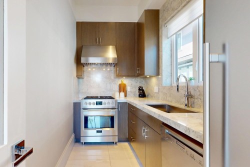 4014 36Th Avenue W, Vancouver, BC 