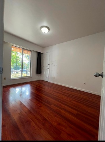 1525 51St Avenue E, Vancouver, BC 