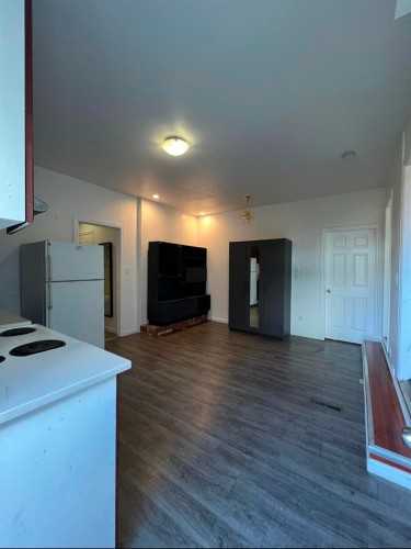 1525 51St Avenue E, Vancouver, BC 