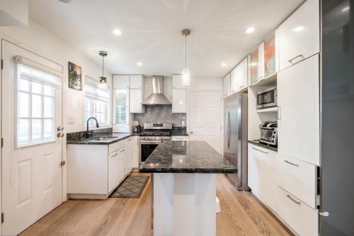 1525 51St Avenue E, Vancouver, BC 