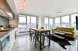 902-150 Cordova Street EVancouver, BC V6A 0E7