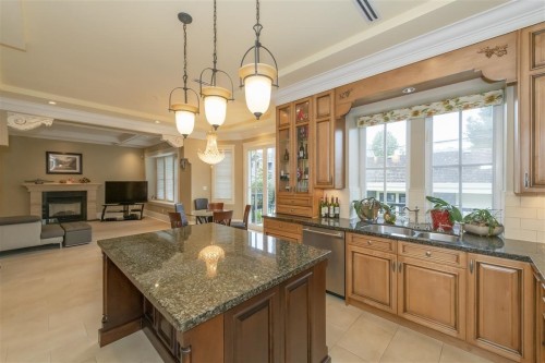 1121 39Th Avenue W, Vancouver, BC 