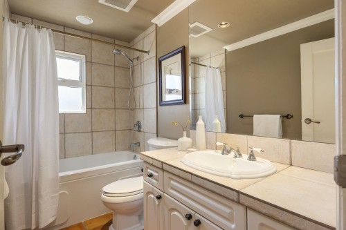 2308 Inglewood Avenue, West Vancouver, BC 