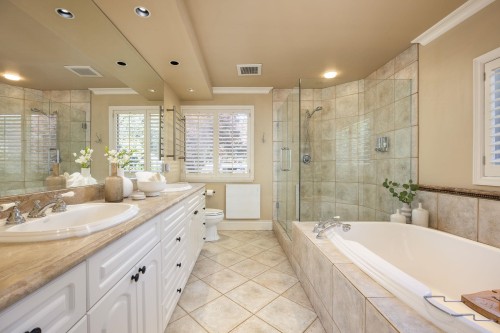 2308 Inglewood Avenue, West Vancouver, BC 