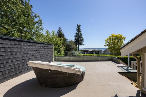 2308 Inglewood Avenue, West Vancouver, BC 
