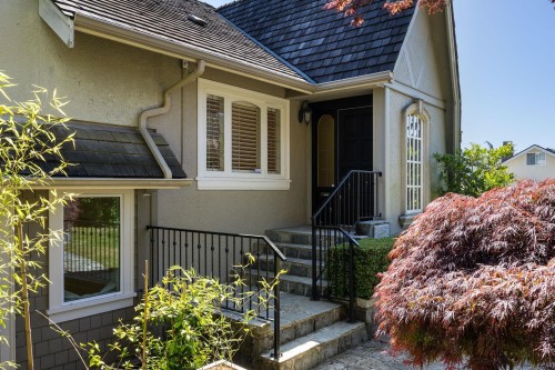 2308 Inglewood Avenue, West Vancouver, BC 