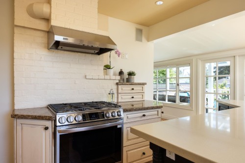 2308 Inglewood Avenue, West Vancouver, BC 
