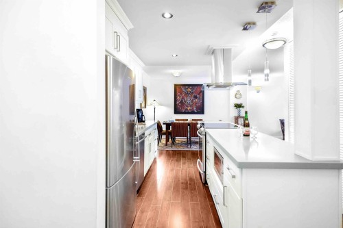 306-2020 Fullerton Avenue  North Vancouver, BC V7P 3G3