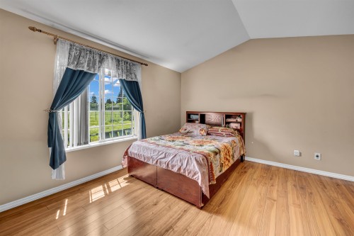 20692 River Road, Maple Ridge, BC 