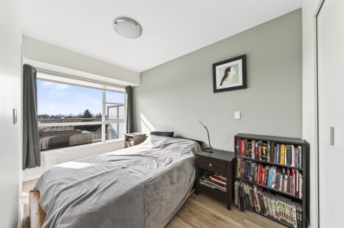 506-2888 2Nd Avenue E, Vancouver, BC - Indoor Photo Showing Bedroom