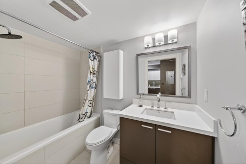 506-2888 2Nd Avenue E, Vancouver, BC - Indoor Photo Showing Bathroom