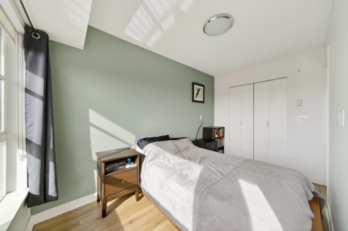 506-2888 2Nd Avenue E, Vancouver, BC - Indoor Photo Showing Bedroom