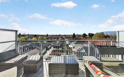 506-2888 2Nd Avenue E, Vancouver, BC - Outdoor With Balcony With Exterior