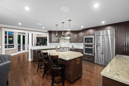 673 Sylvan Avenue, North Vancouver, BC - Indoor Photo Showing Kitchen With Stainless Steel Kitchen With Upgraded Kitchen