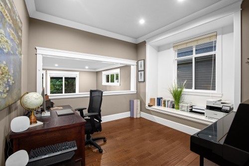 673 Sylvan Avenue, North Vancouver, BC - Indoor Photo Showing Office