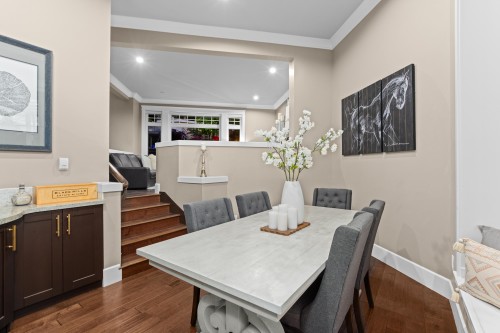 673 Sylvan Avenue, North Vancouver, BC - Indoor Photo Showing Dining Room